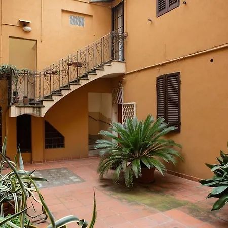 Welcome To La Casa Di Sandro Under The Towers Apartament *